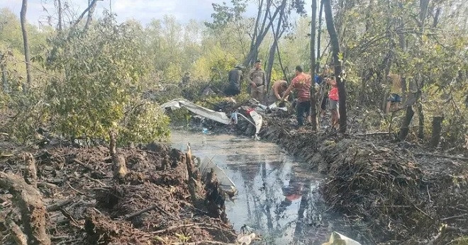 Máy bay rơi xuống rừng ngập mặn ở Thái Lan, toàn bộ hành khách thiệt mạng