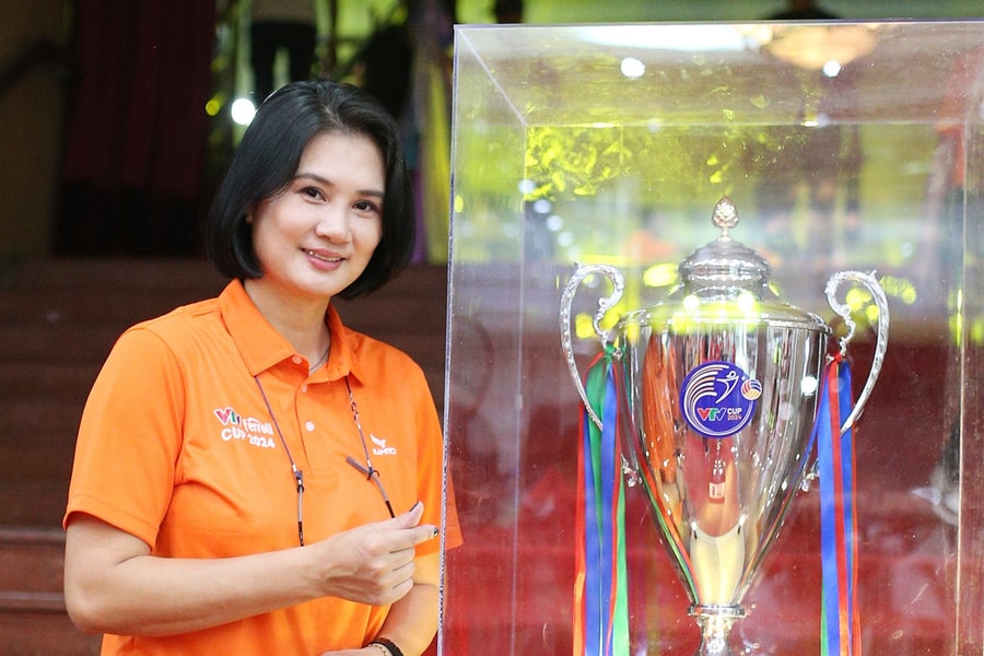 Hoa khôi bóng chuyền Kim Huệ 20 năm VTV Cup vẫn trẻ trung, xinh đẹp