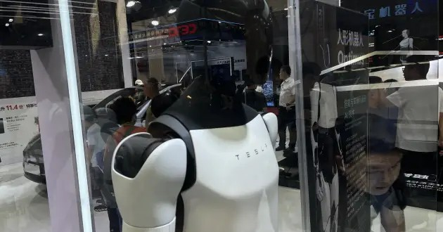 Robot hình người của Tesla ‘chỉ còn là cái tên’ trong sự kiện tại Trung Quốc