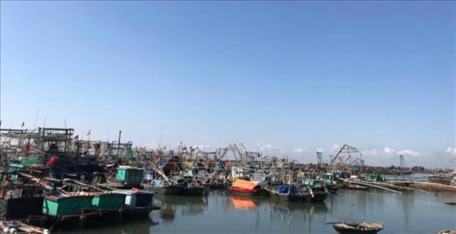 Quảng Ninh suspends flights and imposes sea ban

