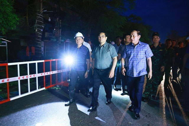 PM makes fact-finding trip to Hải Phòng City after typhoon