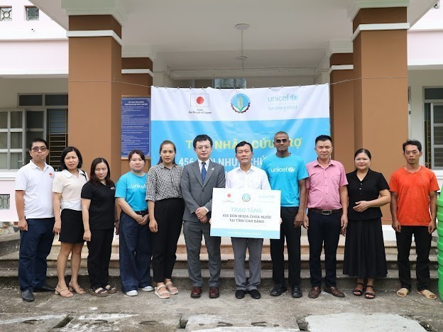 UNICEF provides water storage tanks to disaster-hit Cao Bằng Province