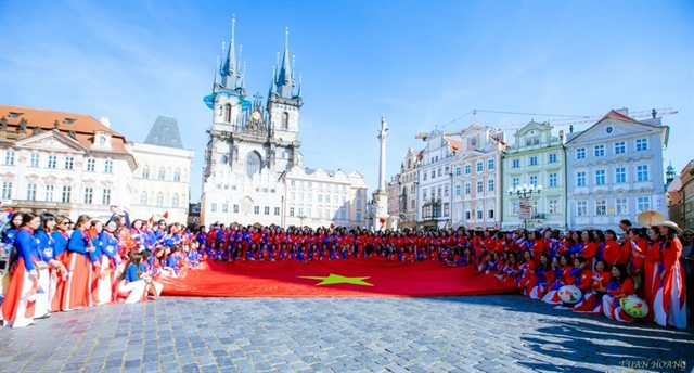 Vietnamese áo dài heritage club debuts in Czech Republic