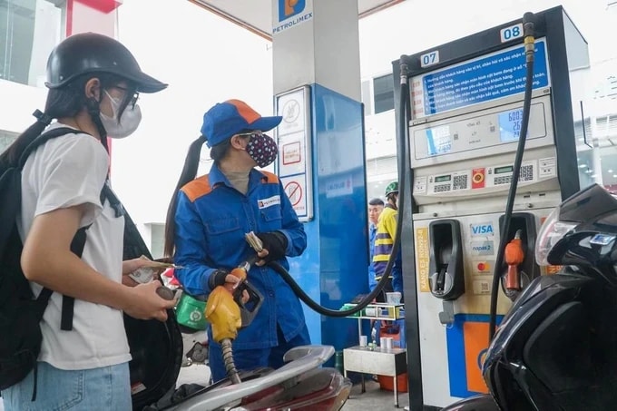 Petrol prices surge slightly from 3 p.m. on September 26