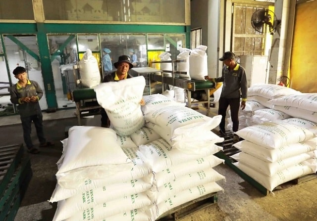 India officially lifts rice export ban