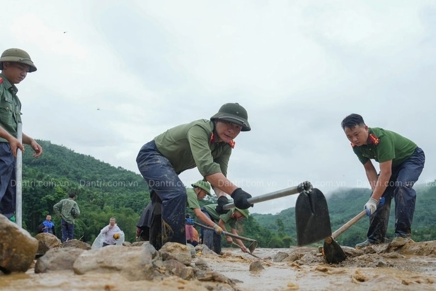 Thảm họa lũ quét Làng Nủ: Tìm thấy 2 thi thể nạn nhân, còn 7 người mất tích