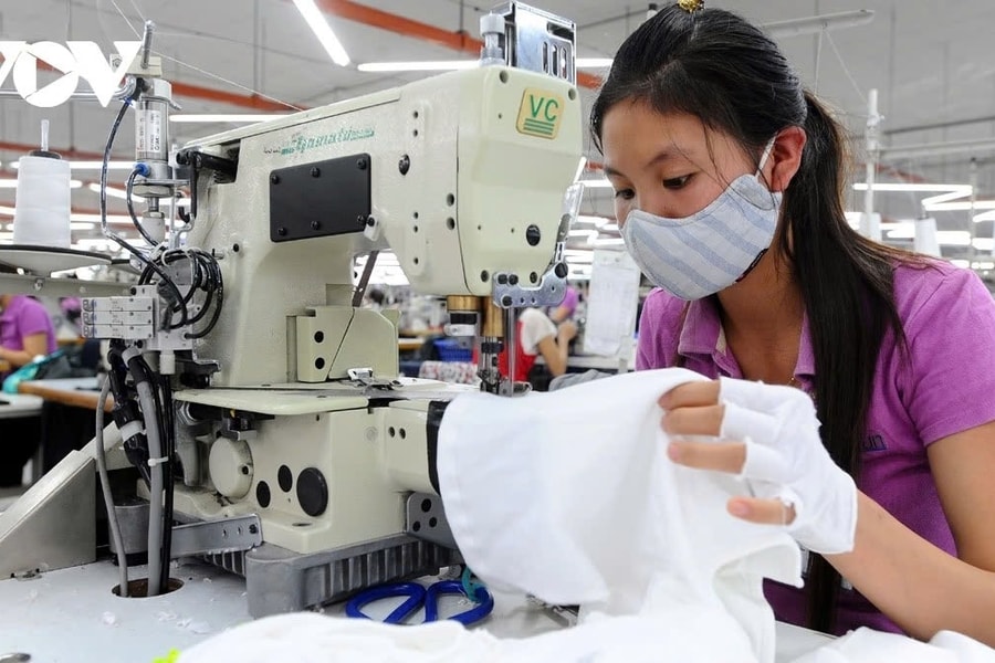 UOB ups Vietnam’s 2024 GDP growth forecast to 6.4%