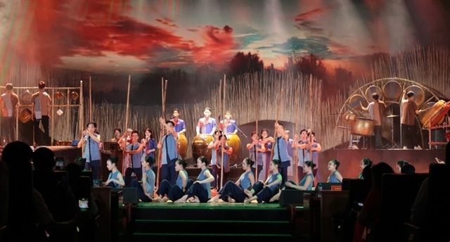 Theatrical shows praising the country win top prizes at national dance, music festival