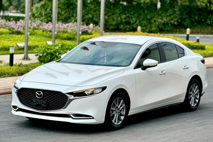 Mazda3 sau 4 năm sử dụng rớt giá còn khoảng 500 triệu, hút khách mua xe cũ