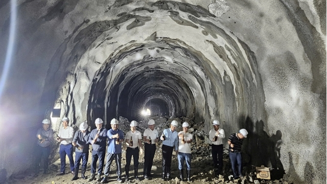 Second tunnel of Khe Nét railway renovation project cleared