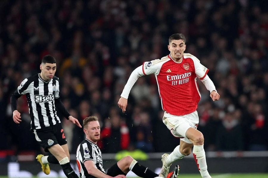 Lịch thi đấu bóng đá hôm nay 2/11: Newcastle vs Arsenal, Bournemouth vs Man City, Liverpool vs Brighton