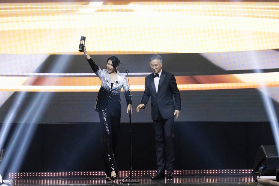 Vietnamese catwalk coach honoured at Asia Model Festival 2024