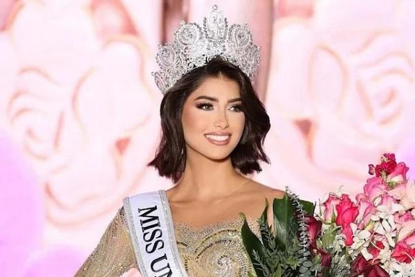 Tước vương miện hoa hậu Panama sau khi bị loại khỏi Miss Universe 2024