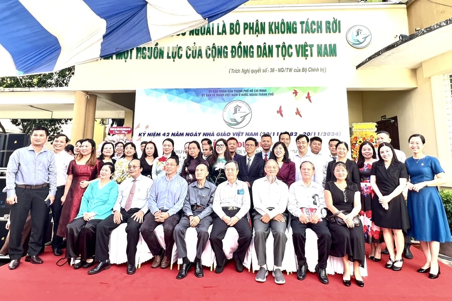 Thành phố Hồ Chí Minh tôn vinh đóng góp của trí thức kiều bào