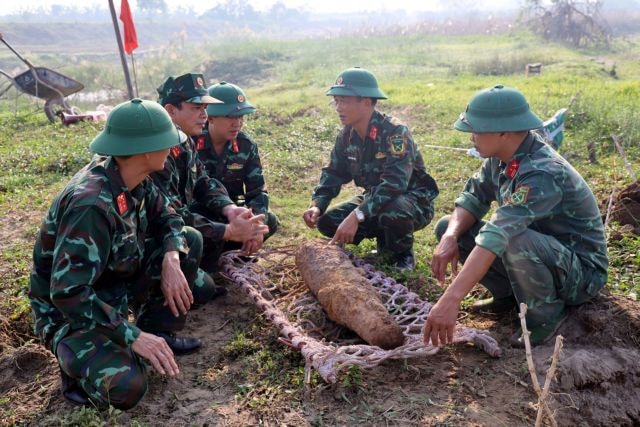 War-time bomb found in northern province