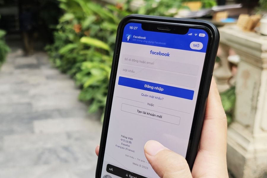 Xác thực tài khoản bằng số điện thoại mới được đăng, livestream Facebook