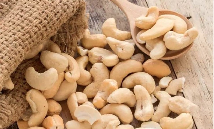 Vietnam spends US$2.89 billion importing cashew nuts