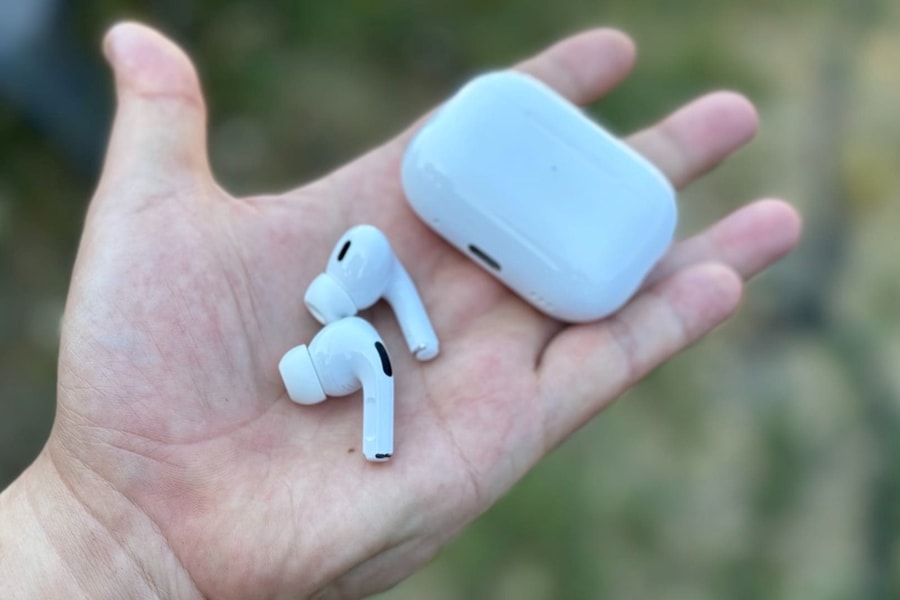 AirPods Pro bị hack bằng... lò vi sóng và giấy bạc!