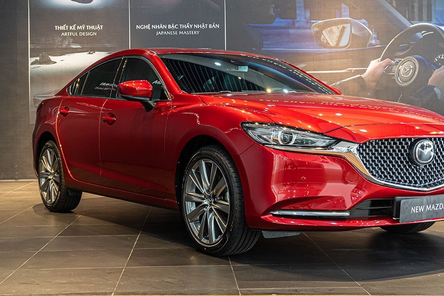 Xe sedan cỡ D giá 1 tỷ: Mazda6 suýt soán ngôi của Toyota Camry