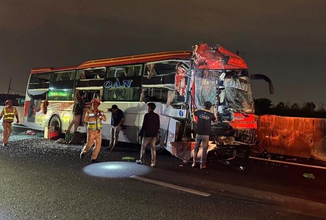 Traffic accident on southern expressway leaves 1 dead, 10 injured