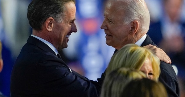 Tổng thống Joe Biden ân xá cho con trai Hunter Biden