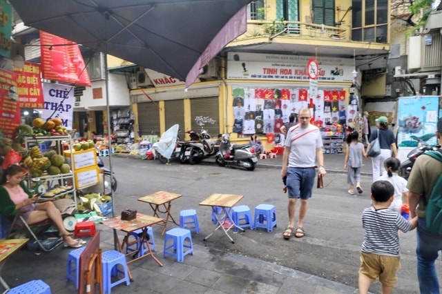 Sidewalk rentals proposed in Hà Nội