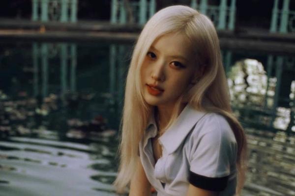 Danh tính người yêu độc hại của Rosé (BlackPink)