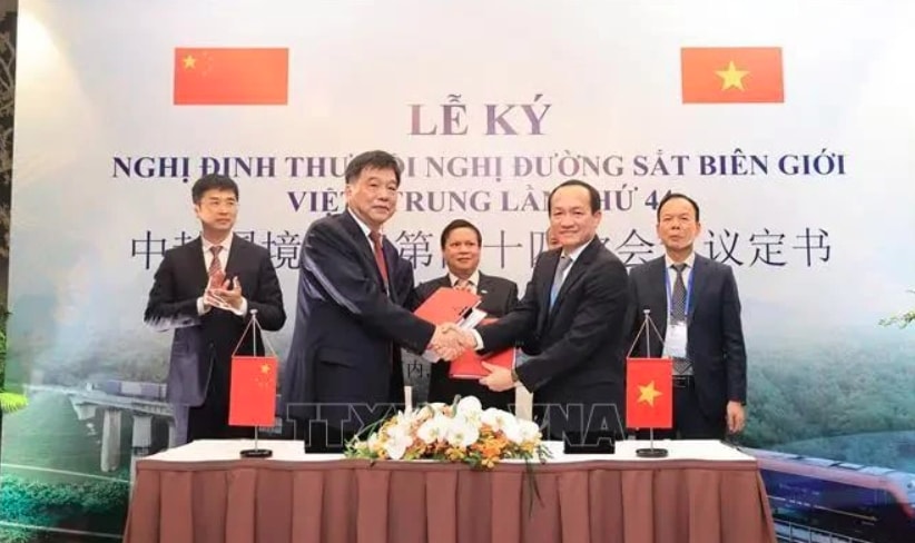 Vietnam, China ink protocol on railway transport cooperation