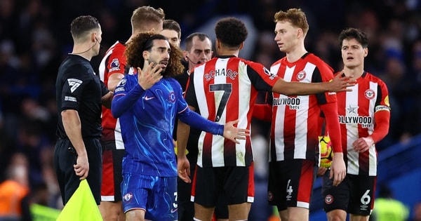 Cucurella nhập vai người hùng lẫn tội đồ, Chelsea áp sát ngôi đầu Ngoại hạng