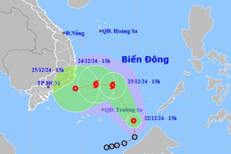 Bão số 10 hình thành trên Biển Đông, miền Trung đến TPHCM mưa to