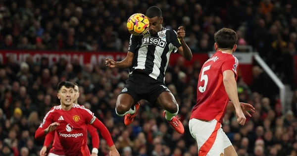 Man United thua sốc Newcastle, đối mặt thảm họa trăm năm