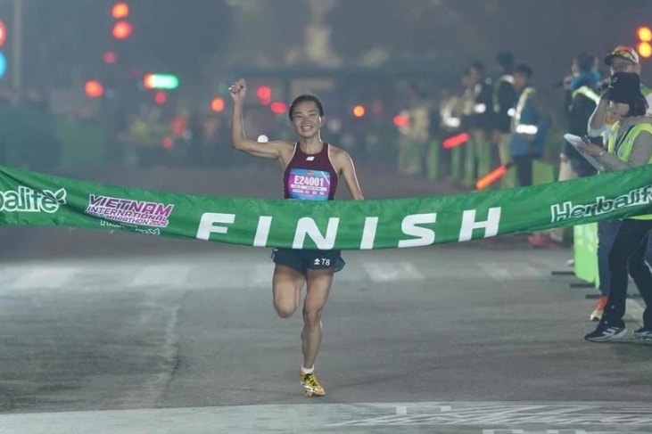 Oanh continues to set new record at International Half Marathon 2025