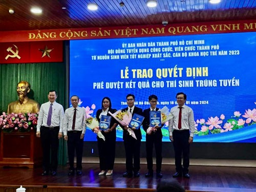 Policies introduced to attract talented Overseas Vietnamese to work in the public sector